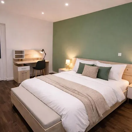 Apartment Collection Aux Halles Brauhauban De *